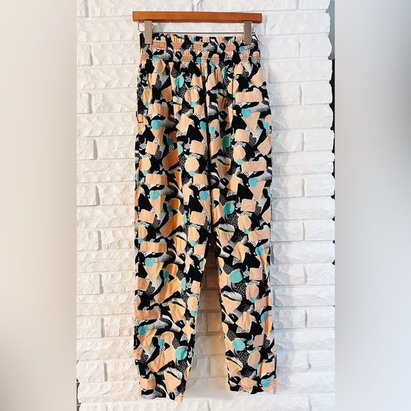 Super Massive Pants - Super Massive Funky Print Elastic Waist Pants
Size Small